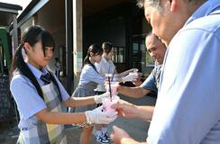 町産品でパフェ作り