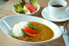 Deuil la Barre（ドゥーユ ラ バル）ナツメcafé（小山）ナツメカレーセット