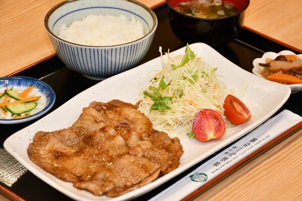 豚の生姜焼定食