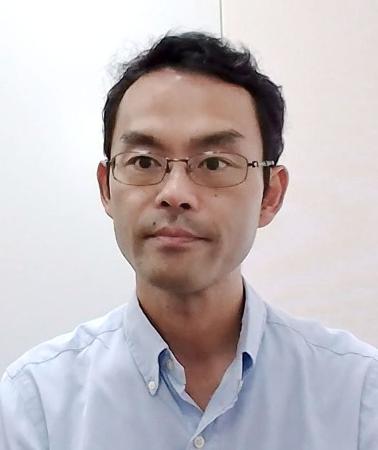 　オンラインで取材に応じる上松健太郎弁護士