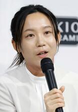 笑顔の高木、２時間吐露