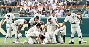 日大三と沖縄尚学が決勝