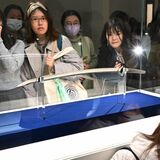 名刀「山姥切国広」特別展が開幕　足利で435年ぶり「本作長義」と並ぶ　市中心部に刀剣ファン殺到