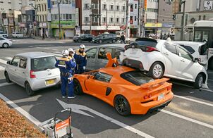 JR宇都宮駅前の多重事故　スポーツタイ…