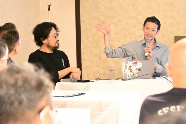 栃木のインバウンドについてトークセッションした田崎さん（右）と青柳さん（左）