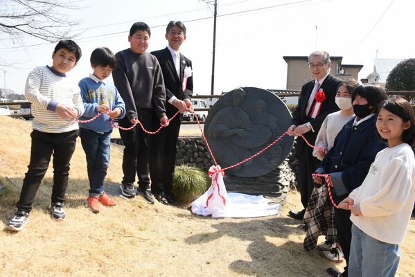 復元、お披露目されたロマンの碑