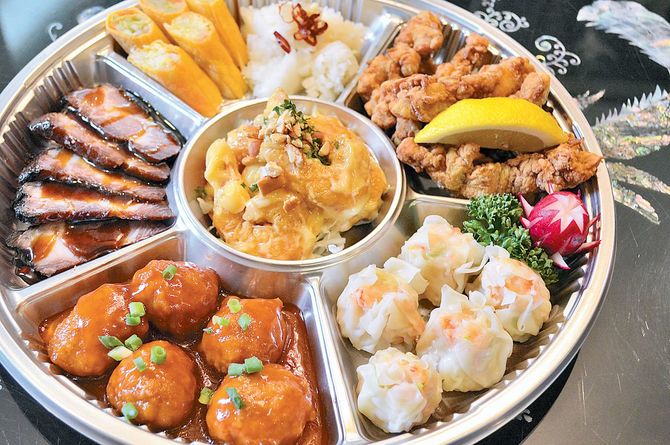 店の人気メニューを少しずつ盛り込んだオードブル。予約は前日まで(当日の場合は要相談)