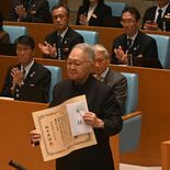 板橋県議、在職50年で永年在職功労者表彰　全国７人目　旧統一教会との関…