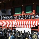 日光山輪王寺では恒例の「がらまき」　日光の社寺で節分行事　ミス日本代表も参加