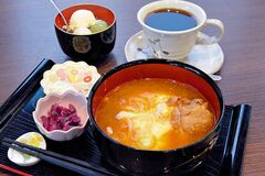 芳賀　　菓子舗いねや／桃の樹Cafe旨辛みそチーズもちセット