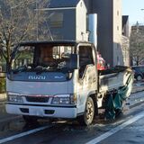 足利で走行中のトラックから火　運転席など焼く　県道２時間通行止めも