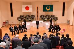 戦没者の冥福と恒久平和を祈る