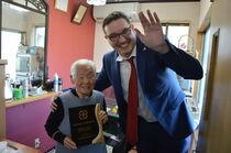 世界最高齢の現役理容師