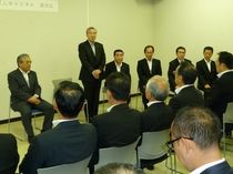 とちぎんキャピタル／創業など支援へ開所式
