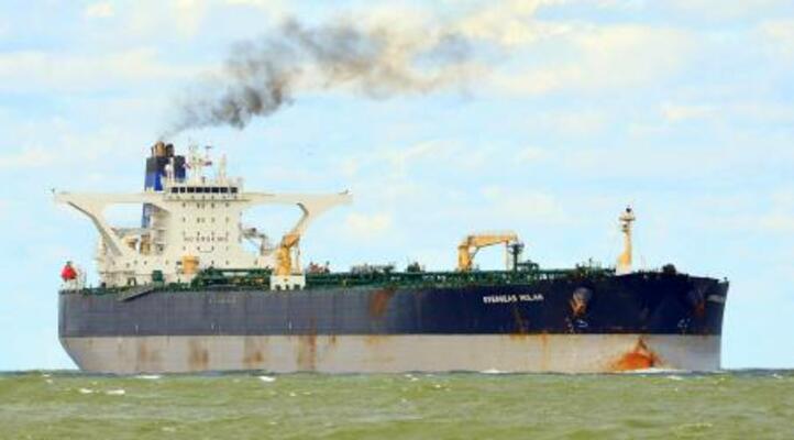 　北大西洋で米軍が拿捕したロシア船籍のタンカー「マリネラ」＝２０１４年８月、オランダ沖（ゲッティ＝共同）