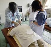 鍼灸師に雇用、社員に健康