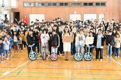 50歳卒業生が贈り物