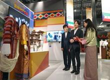 悠仁さまブータン展示見学