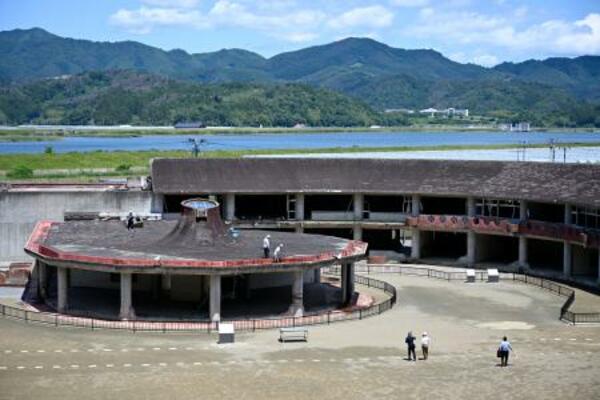 　保全工事が始まった宮城県石巻市の震災遺構・旧大川小校舎＝１１日午前