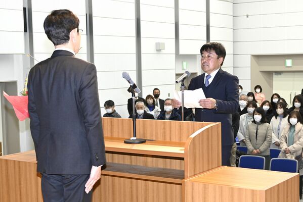年輪のつどいで宣誓した永井さん