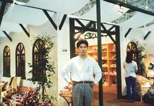 ジンズＨＤは服飾雑貨の製造卸が始まり