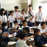 台湾の中学生ら宇都宮・瑞穂野中を訪問　全校生徒で「歓迎来到」　県産食材…