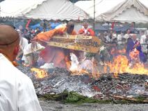 宇都宮・多気不動尊で火渡り祭