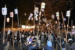 宙を舞い御霊出迎え