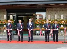 栃銀越谷支店 オープン祝う