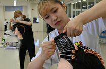 パーマ技術競う専門学校生コンテスト