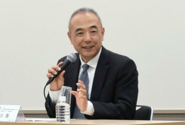 記者会見に臨む古川聡宇宙飛行士=30日午後、東京都千代田区
