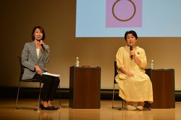 パネルディスカッションでの大島さん（右）と川面特任助教＝１日午後、宇都宮市内