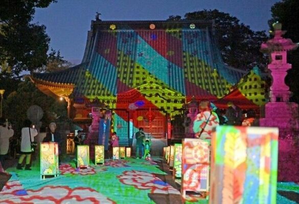 昨年、足利銘仙柄でラッピングされた鑁阿寺