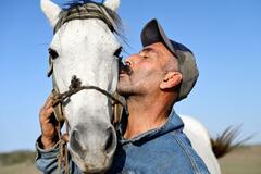 イランの「陸の孤島」で名馬を育てる