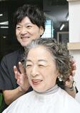 グレーヘア 白髪前向きに
