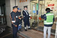 防犯防火診断 70人が市内巡回