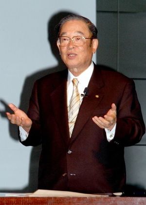 「トヨタのグローバル戦略と人材育成」　トヨタ自動車取締役副会長　張富士夫氏