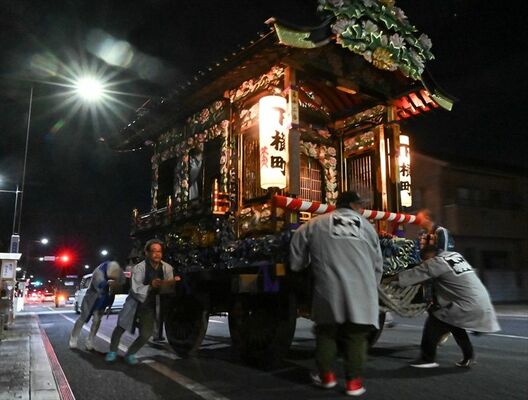 宵まつりで披露された下横町の屋台