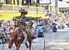 ４年ぶりの流鏑馬神事で勇壮に矢を放つ射手＝17日午後１時30分、日光市山内