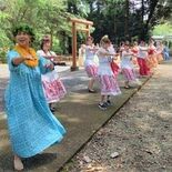 フラダンス４年ぶり奉納　二つの思い込め　大田原神社で教室生徒たち