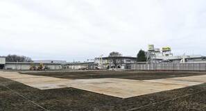 プレシジョンを吸収合併