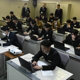 先輩から学ぶ警察官の仕事　栃木県警が採用前後のギャップ対策　内定者80人、座談会や捜査体験
