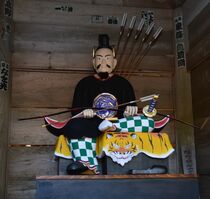 左大臣、右大臣像修復　那珂川の鷲子山上神社