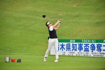 第54回知事盃ゴルフ・一般女子の部、ミッドクイーンズの部決勝