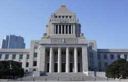 政府、特別国会１８日召集を伝達