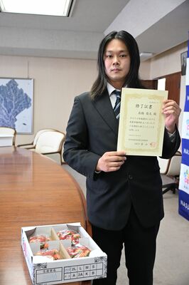 イチゴ農家になった男性