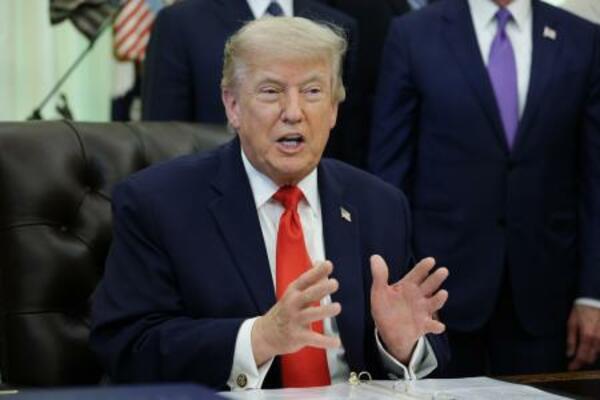 トランプ米大統領=11日、ワシントンのホワイトハウス(ゲッティ=共同)