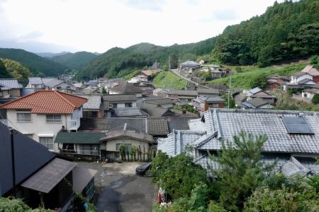 　波佐見焼の窯元が立つ長崎県波佐見町の風景