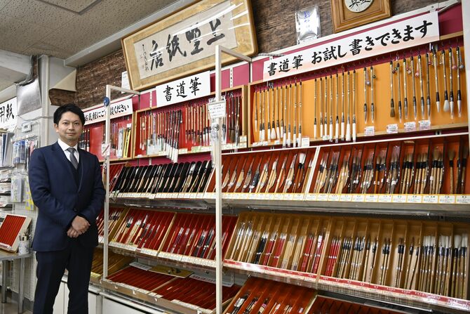 「文具でお客さまの生活を豊かにしたい」と話す上野社長