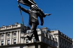 バンクシー新作、珍しい彫像作品